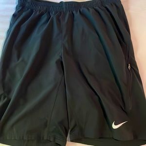 Nike medium tennis short